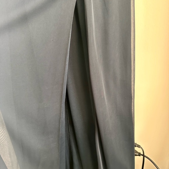 NWT XSCAPE Beaded Ruffled Long Party Dress Navy Blue Size 4/S - Picture 4 of 8